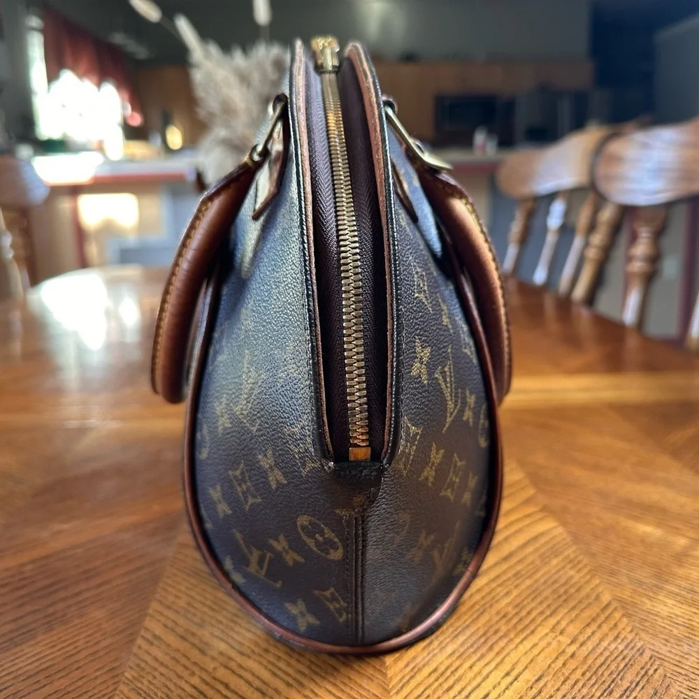 Louis Vuitton Ellipse PM Monogram Vintage Handbag